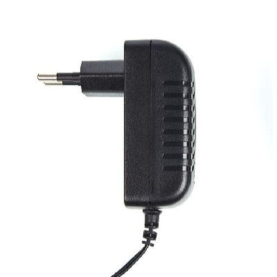 Road Star Adapter a 230 V-os fűthető autós masszázs üléspárnához.